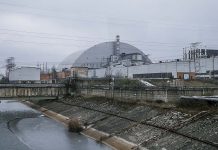 Ucrania: Las fuerzas rusas atacan la central nuclear de Chernóbil