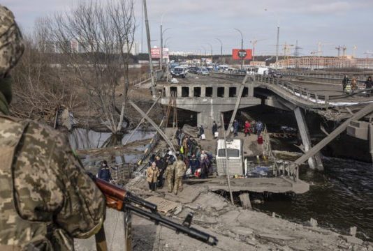 Ucrania denuncia ataque aéreo ruso contra hospital infantil en Mariúpol