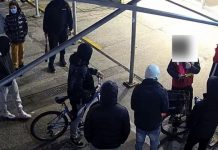 Repartidor de comida es brutalmente atacado con un bate por 8 hombres: VIDEO