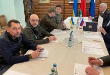 Pactan Rusia y Ucrania un alto al fuego temporal para evacuar civiles