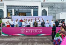 Mazatlán conmemora el 215 aniversario de la Independencia con imponente desfile en el Malecón