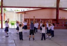 ”Cultura en Movimiento» despierta el interés artístico de cientos de niños en la Escuela “Simón Jiménez Cárdenas”