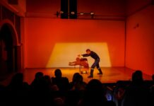 Reflexión en Casa Haas: “Renacer” cautiva al público