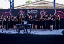 Coro Guillermo Sarabia pone a cantar y bailar a alumnos de la Primaria Jesús García