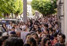 ¡Récord de Asistencia! Mazatlecos agotan en 45 minutos los boletos para el majestuoso recorrido de «Día de Muertos» en el CMA