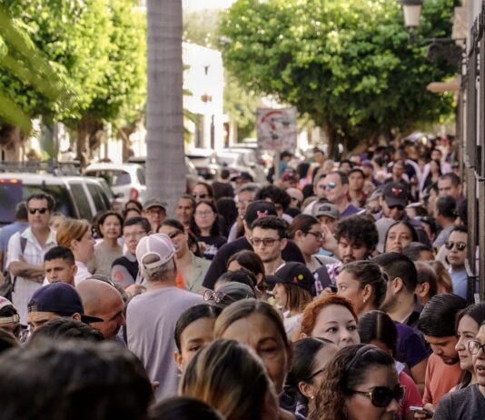 ¡Récord de Asistencia! Mazatlecos agotan en 45 minutos los boletos para el majestuoso recorrido de «Día de Muertos» en el CMA