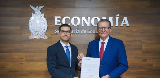 Feliciano Castro toma protesta a Roberto Sánchez como Subsecretario de Promoción y Competitividad Económica