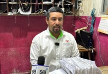 Pese a la tecnología, el trabajo del cartero sigue vigente en Mazatlán