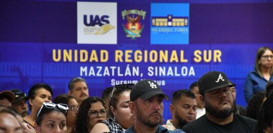 Tienen acercamiento padres y madres de familia con autoridades universitarias