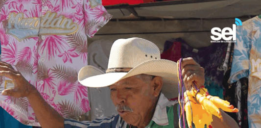 El “Viejo del Sombrerón”, Alegre Vendedor, Habla Inglés y Francés