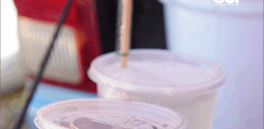 El chiflido que refresca Mazatlán: Moisés Hernández y sus aguas tradicionales