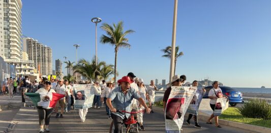 “No somos bots, somos mazatlecos indignados”, gritan manifestantes