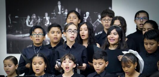 La Magia de la Navidad llega al puerto con el Coro Infantil de Cultura