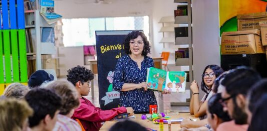 Martes del Abuelo” se rinde al amor de Pablo Neruda en la Biblioteca Municipal “Ing. Manuel Bonilla”