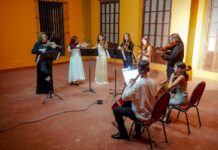 «25 Navidades en México»: Nina Farvarshchuk reúne a generaciones de músicos en un concierto emotivo en Casa Haas