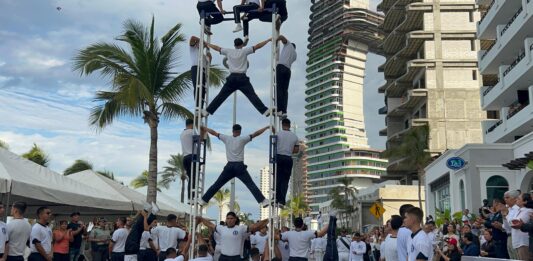 Desfile por el 115 aniversario de la Revolución Mexicana reúne a autoridades, instituciones y estudiantes