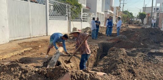 Rehabilitación de infraestructura hidrosanitaria en calle Einstein presenta 75% de avance