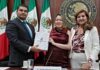 Entrega Yeraldine Bonilla documento que contiene el Cuarto Informe del Gobernador Rocha, al Congreso Estatal
