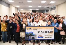 Generosidad y compromiso! Entrega el Rector Jesús Madueña una donación de 174 mil pesos a Ganac, obtenida con aportaciones voluntarias de directores y funcionarios universitarios