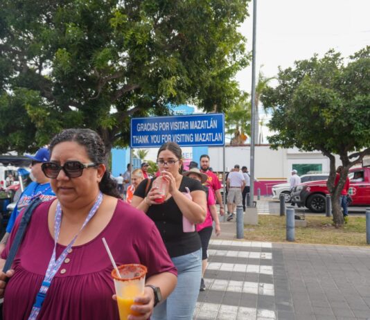 Cruceristas reactivan economía de Mazatlán y sus comunidades