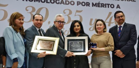 Gobernador Rocha Moya da certeza a trabajadores estatales que no tendrán problemas para su jubilación