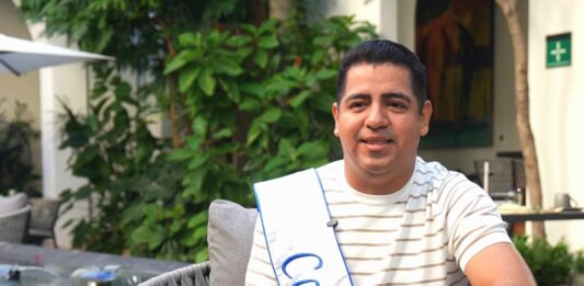 Con alegría y corazón “El Chiras” va por la corona del Carnaval 2026