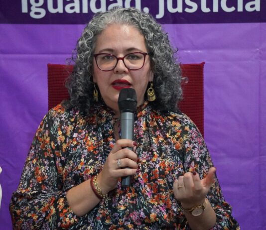 Invita Graciela Domínguez a mujeres a participar en política y hacer comunidad para ayudar a otras y buscar felicidad