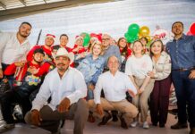 Gobernador Rocha Moya y Eneyda Rocha festejan a miles de familias en la Gran Posada 2025