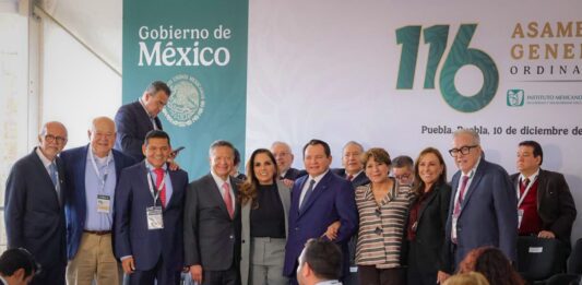 Asiste Gobernador Rocha Moya a Asamblea General Ordinaria del IMSS, encabezada por la presidenta Claudia Sheinbaum