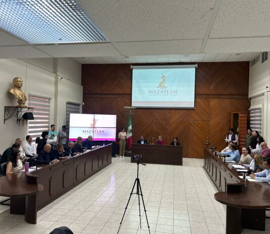 Síndico Procuradora Presenta Informe Anual de Labores en Sesión de Cabildo de Mazatlán