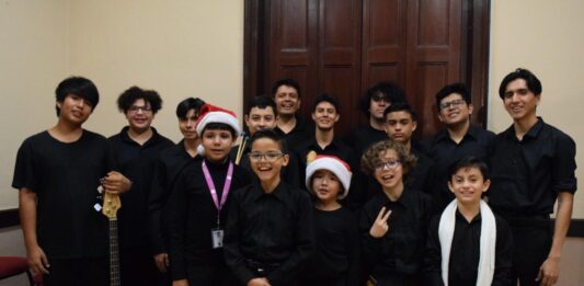 Navidades ¡Con Sabor! Ilumina Casa Haas con ritmos, magia y marimbas