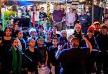 Coro Infantil de Cultura cautiva con mágica noche de villancicos en la Plazuela Machado