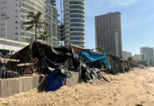 Construyen Más Palapas en Playa Norte… Corrupción y Contubernio?