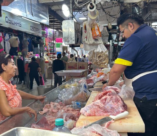 Ventas decembrinas al 80% y preocupación por la cuesta de enero en el Mercado Pino Suárez