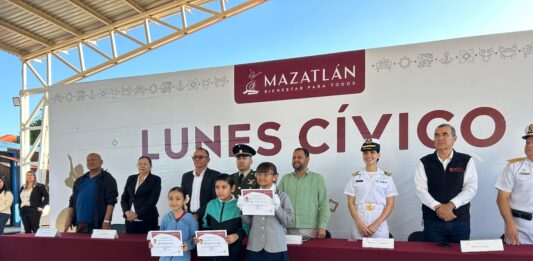 El programa Lunes Cívico llega a la Escuela Primaria “Emiliano Zapata”