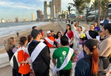 Candidatos del Carnaval participan en jornada de limpieza de playas