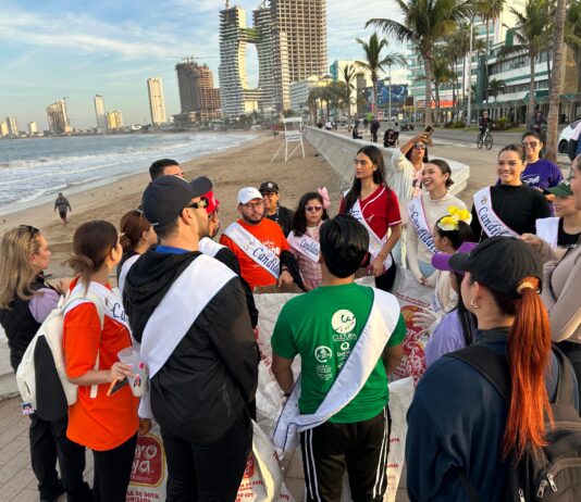 Candidatos del Carnaval participan en jornada de limpieza de playas