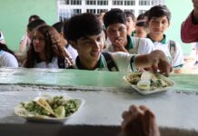 Gobierno de Sinaloa fortalece la permanencia escolar con más de 30 mil desayunos para juventudes