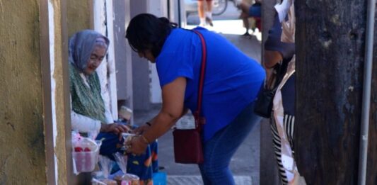 Doña Carmen, 90 Años, Vendedora de Panecillos y su Gran Amor a la Vida