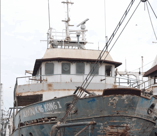 El Bonfil a Más de Tener un “Cementerio” de Barcos Hundidos, hay Otros 300, Muchos de Ellos, como “Chatarra Flotante”
