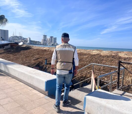 Supervisa Gobierno de Mazatlán accesos a la playa en el malecón
