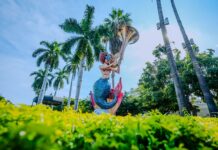 La sirena de la banda anuncia el inicio del Carnaval en la Plazuela Machado