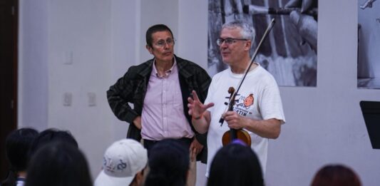 Martin Chalifour, concertino de la Filarmónica de Los Ángeles, imparte cátedra de excelencia en Mazatlán