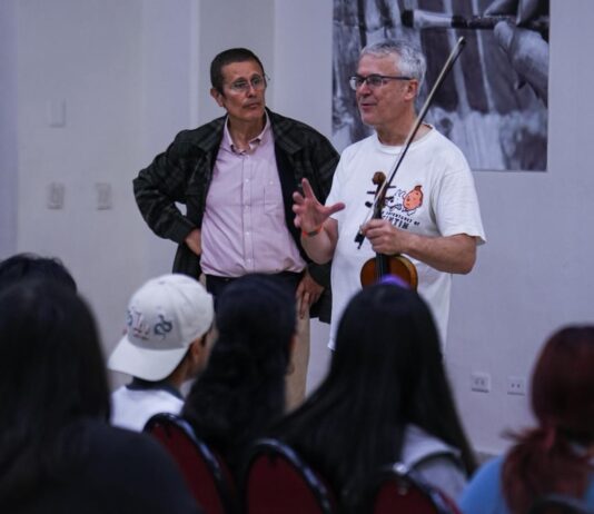 Martin Chalifour, concertino de la Filarmónica de Los Ángeles, imparte cátedra de excelencia en Mazatlán