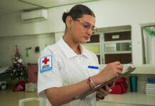 “Enfermería no es fácil, es para personas valientes”: Litza Hayek