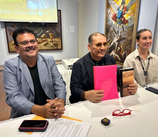 Ricardo Venegas es ganador del Premio Clemencia Isaura y Ana Clavel del Premio Mazatlán de Literatura