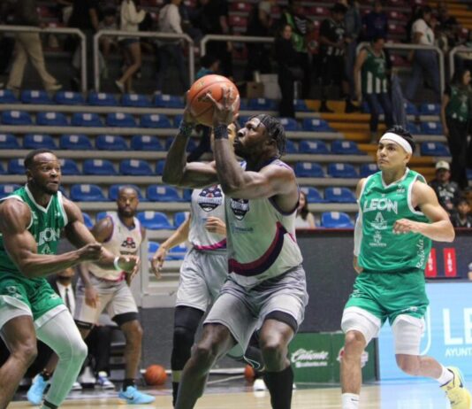 Poder físico y eficiencia élite: Tyree Robinson se une a Venados Basketball