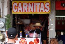 Desde Michoacán, “Capital Mundial de las Carnitas”, Omar Hace Historia en Mazatlán en un “Changarrito” de un Metro Cuadrado