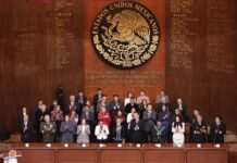 Asiste gobernador Rocha Moya a la conmemoración del 109 Aniversario de la Constitución, en Querétaro, encabezada por la presidenta Claudia Sheinbaum