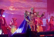 Mazatlecos reafirman su vocación festiva en la coronación de Javier I, Rey de la Alegría del Carnaval 2026